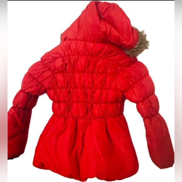 Girls red winter coat Size 5/6 - Picture 3 of 3